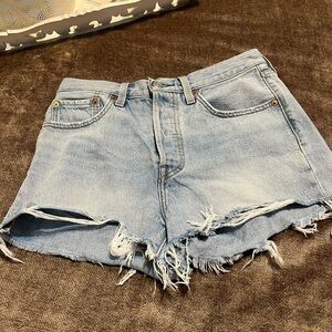 Levi's® Premium 501® ORIGINAL FIT HIGH RISE WOMEN'S SHORTS - Size W27